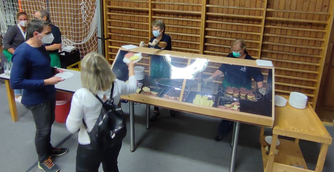 Klick öffnet Großansicht Imbiss durch TSV