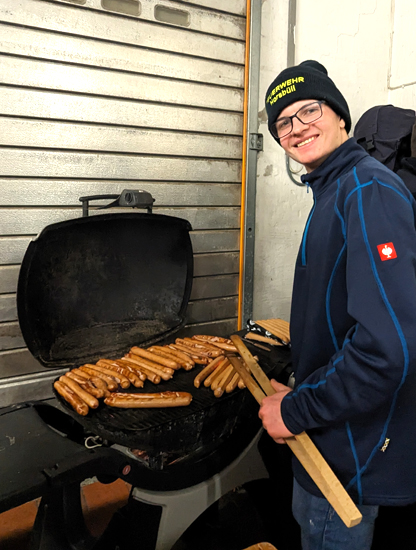 Klick öffnet Großansicht Grillen