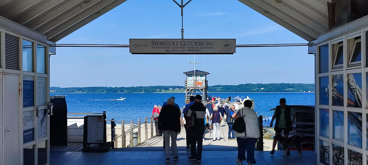 Klick öffnet Großansicht Seebrücke Glücksburg