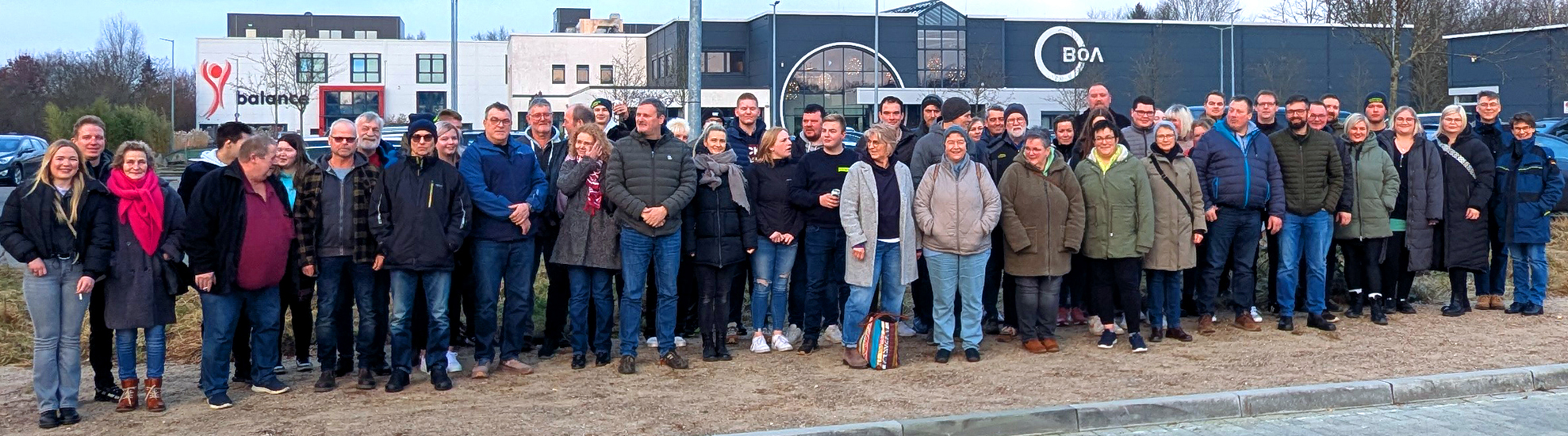 Gruppenfoto vor dem BOA